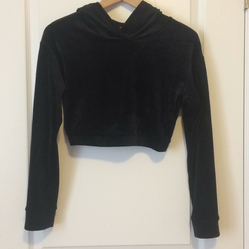 SWS Active black velvet long sleeve crop hoodie